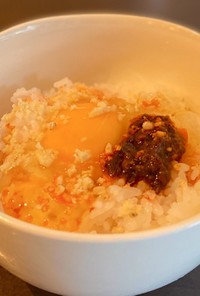 花椒香る麻辣醤の卵かけご飯