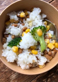 納豆とブロッコリーのサラダ風ご飯