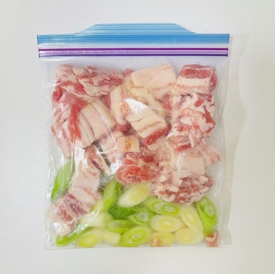 【下味冷凍】豚肉とネギの鶏ガラ蒸しの写真