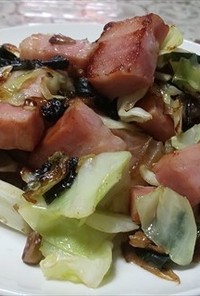 コガネタケ、ヒラタケ、ベーコンの野菜炒め
