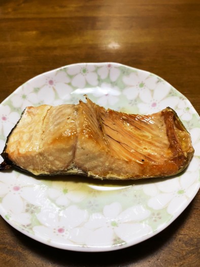 焼き鮭の醤油漬けの写真