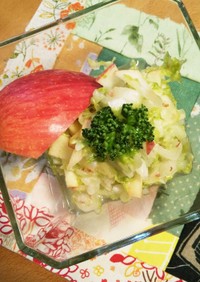 すり下ろしリンゴの白菜サラダ