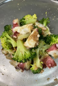 タコ山芋たたきブロッコリー梅肉サラダ
