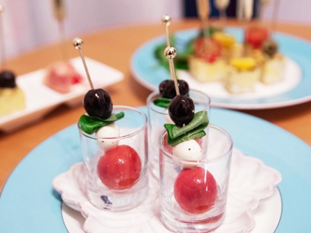 クリスマスの前菜に カプレーゼピンチョス レシピ 作り方 By Ricky クックパッド 簡単おいしいみんなのレシピが350万品 クリスマスの前菜に カプレーゼピンチョス レシピ 作り方 By Ricky クックパッド 簡単おいしいみんなのレシピが350万品