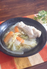 白菜は…酒でじっくり煮る！鶏手羽スープ