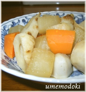 里芋と野菜と竹輪のさっぱり煮