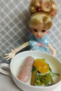 リカちゃん♡具沢山ソーセージミルクスープ