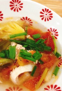ベトナム料理甘酸っぱいスープ（鮭編）