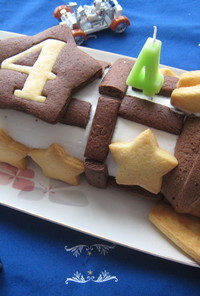 祝４歳　ロケットのバースデーケーキ