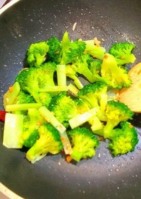 作り置き副菜ブロッコリーのペペロンチーノ