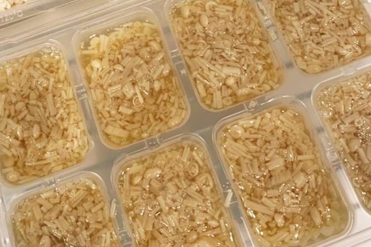離乳食中期後期 幼児食えのき茸のなめ茸風 レシピ 作り方 By ゔぃすこ クックパッド 簡単おいしいみんなのレシピが360万品