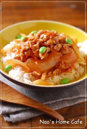 豚こま&玉ねぎのポークチャップ丼