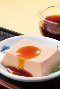 (精進)胡麻豆腐にかける椎茸だし醤油