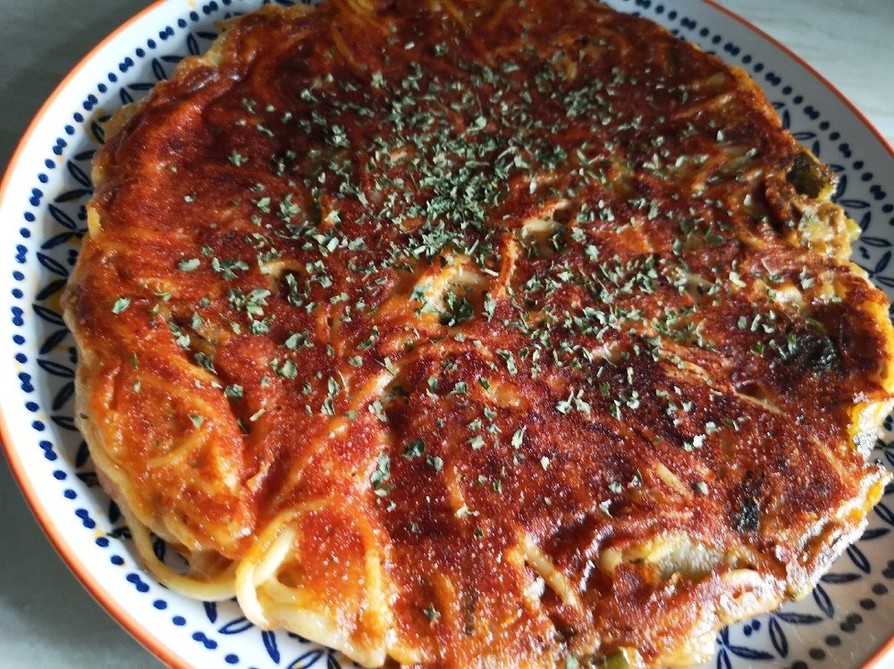残り物スパゲティで作る スパゲティ ピザの画像