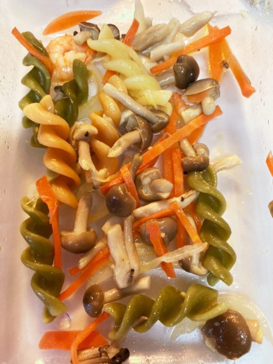マカロニとえびのお惣菜サラダの画像