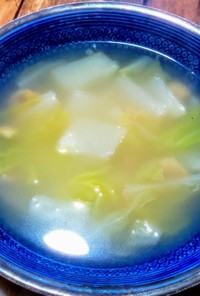 簡単絶品カリカリ鶏皮と白菜のチキンスープ