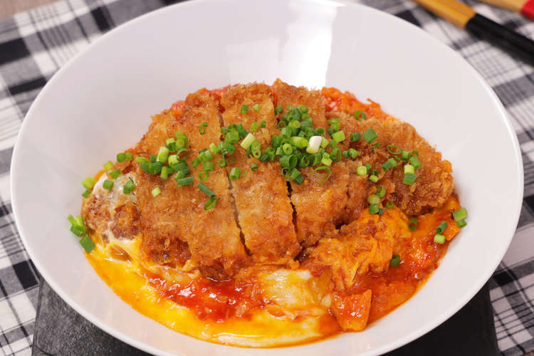 赤いチリソースかつ丼 レシピ 作り方 By 山陽マルナカ クックパッド 簡単おいしいみんなのレシピが355万品