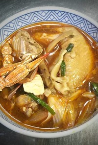 鶏手羽と渡り蟹の豆板醤スープ