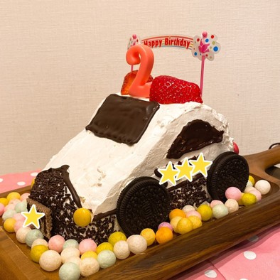 お誕生日に！かんたんパトカー立体ケーキの写真