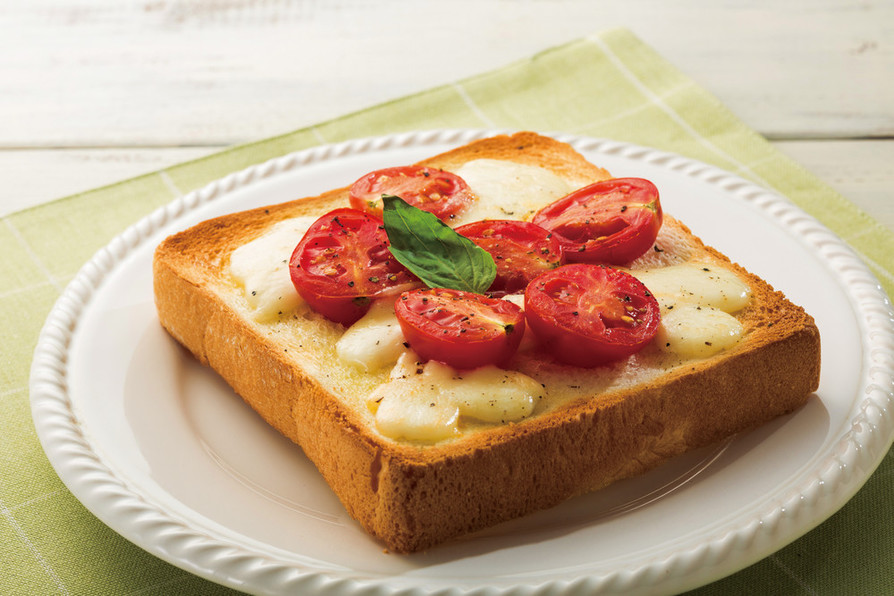 朝ごパン　ミニトマトとモッツァレラチーズの画像