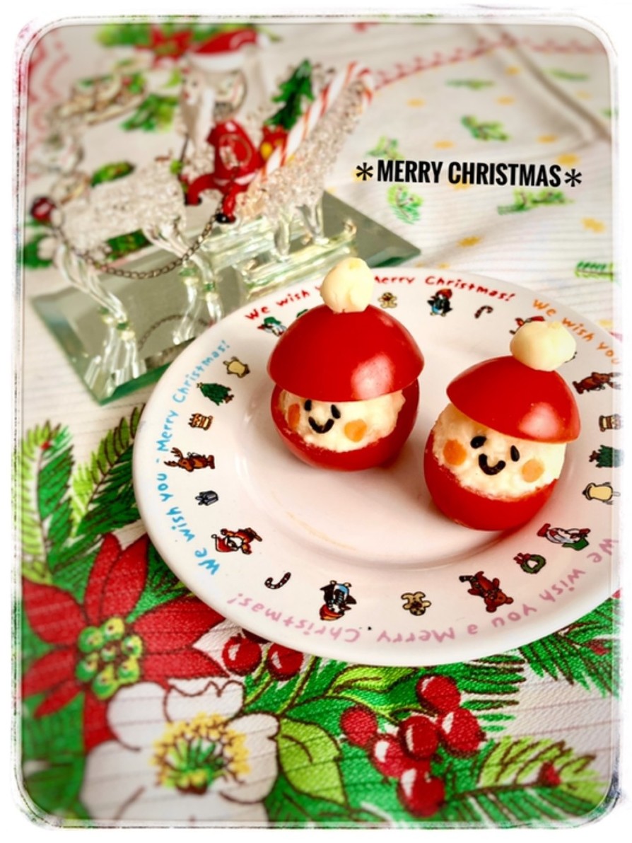 クリスマスお弁当に☆プチトマトでサンタ☆の画像