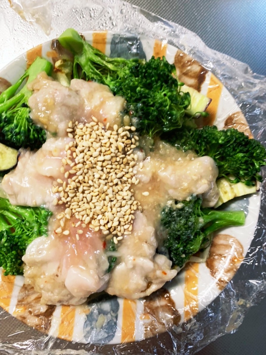 豆腐バーグ&サラダ肉味噌豚こま乗ドーム蒸の画像