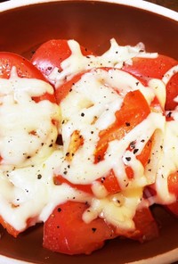 トマトとじゃがいものチーズ焼き