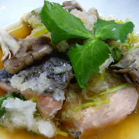 生鮭と舞茸のおろし煮