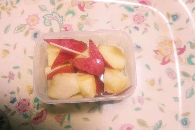 お弁当に りんごをミニうさぎにカット レシピ 作り方 By フラダンス17 クックパッド 簡単おいしいみんなのレシピが357万品