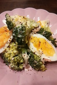 ブロッコリーと卵の梅マヨサラダ