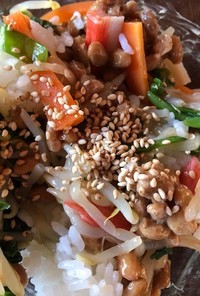 納豆と中華サラダの混ぜご飯