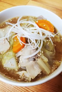 白菜消費(*´˘`*) 味噌中華スープ