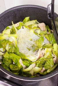 青菜と豚肉の春雨スープ