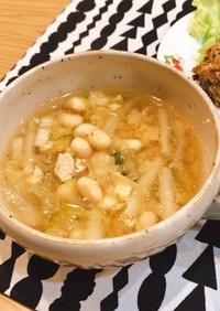 白菜と大豆と卵の酸辣湯風スープ