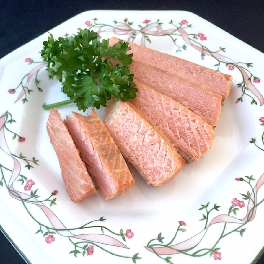 燻製 鮭　チキン　豚ブロック　おもてなしの画像