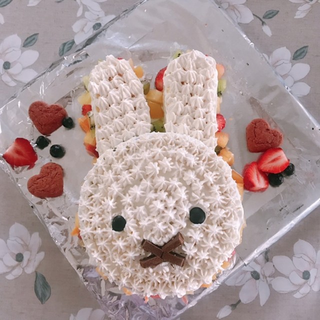 簡単 デコレーションケーキ ミッフィー レシピ 作り方 By クックgfek3i クックパッド