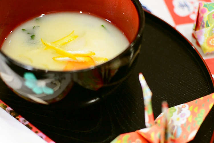 お正月の定番 関西風白みそ仕立てのお雑煮 レシピ 作り方 By ゆきズキッチン クックパッド 簡単おいしいみんなのレシピが352万品