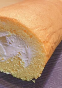 桃のチーズクリームロールケーキ