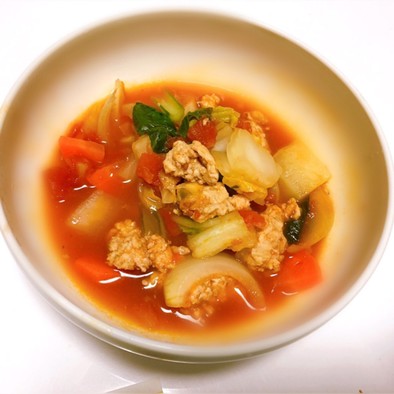 【簡単】余り野菜と鶏ひき肉のトマトスープの写真