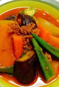 野菜は好きなものを♬︎ひき肉スープカレー