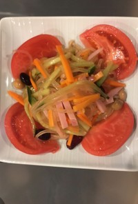 マロニーちゃんと冷蔵庫の野菜で中華サラダ
