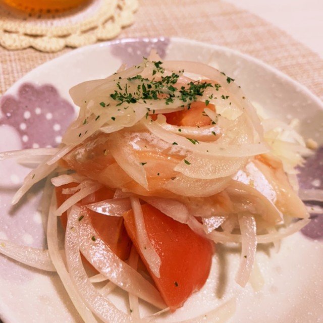 たまねぎとトマトとサーモンのマリネ風 レシピ 作り方 By Yuzuki0923 クックパッド 簡単おいしいみんなのレシピが359万品