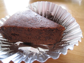 材料2つ簡単しっとりチョコケーキ炊飯器