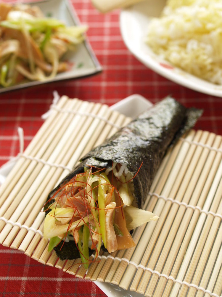 そばめしラーメン風手巻き寿司の画像