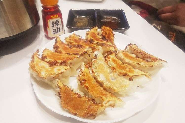家族の大好きな餃子 レシピ 作り方 By 紅藍カフェ クックパッド 簡単おいしいみんなのレシピが356万品