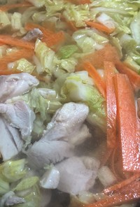 減量飯　白菜と鳥もも肉のスープ