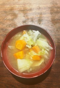舞茸と根菜の合わせ味噌汁
