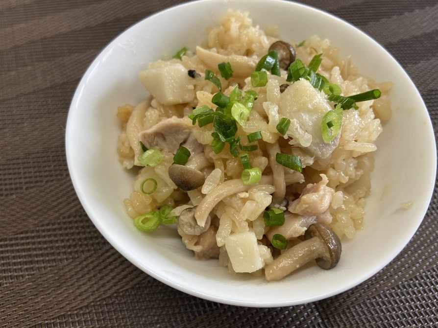 里芋と塩麴の炊き込みご飯の画像