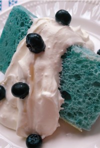 青いシフォンケーキ