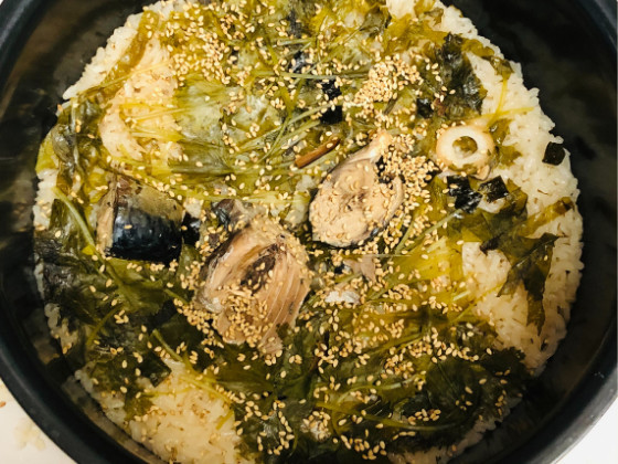 鯖缶で作るサバの炊き込みご飯の画像